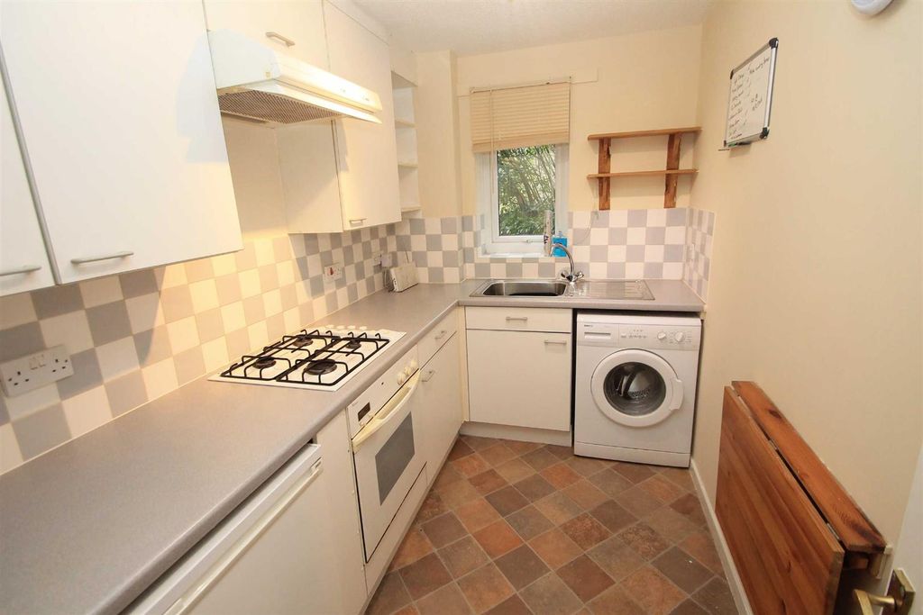 Property photo 2 of 6