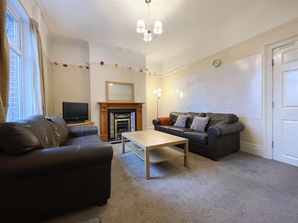 Property photo 1 of 15 329 Glossop Road_-15.Jpg