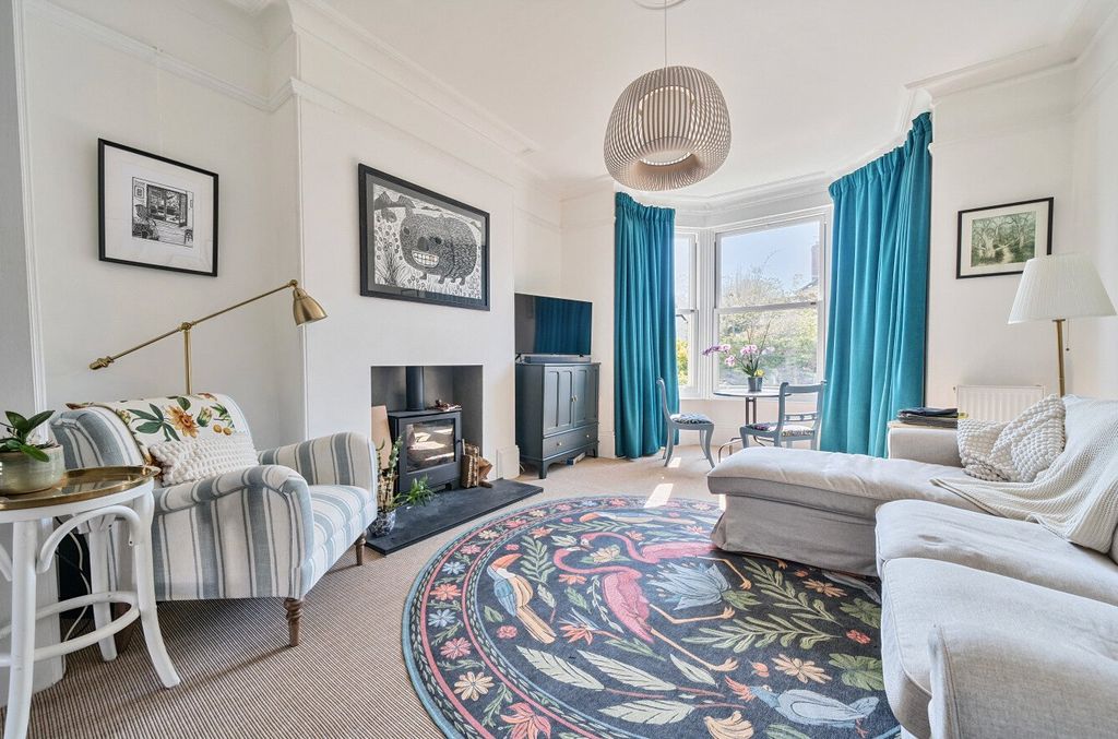 Property photo 3 of 11 Sitting Room