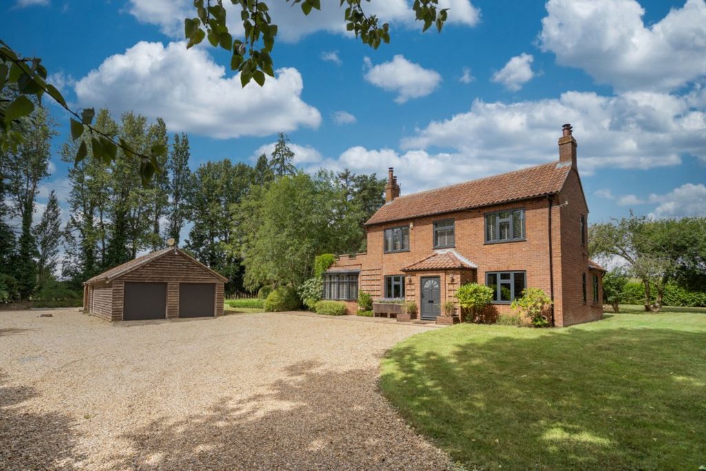 Property photo 1 of 37