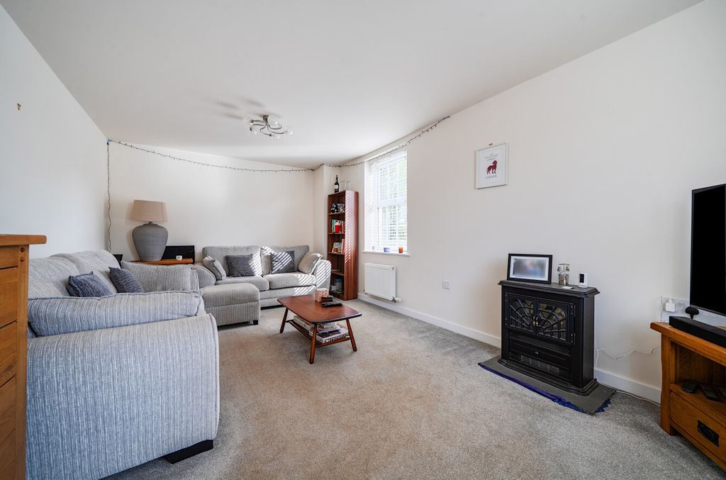 Property photo 3 of 13