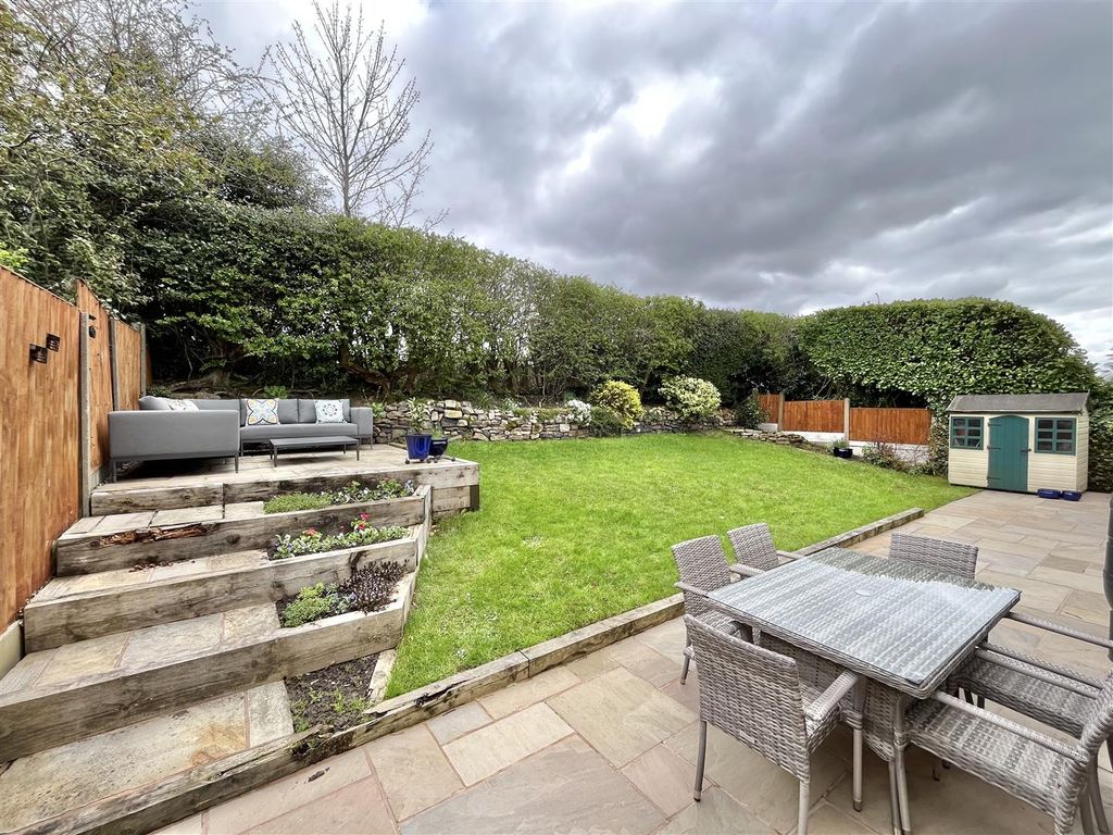 Property photo 3 of 22 Gardens