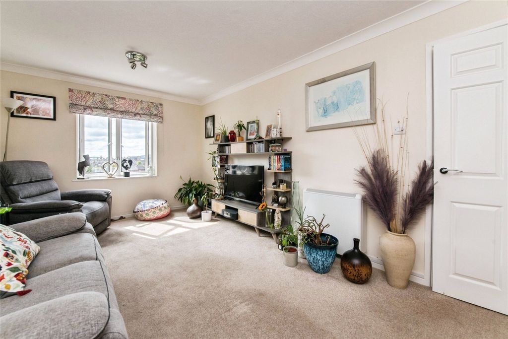 Property photo 2 of 11 Picture No. 16