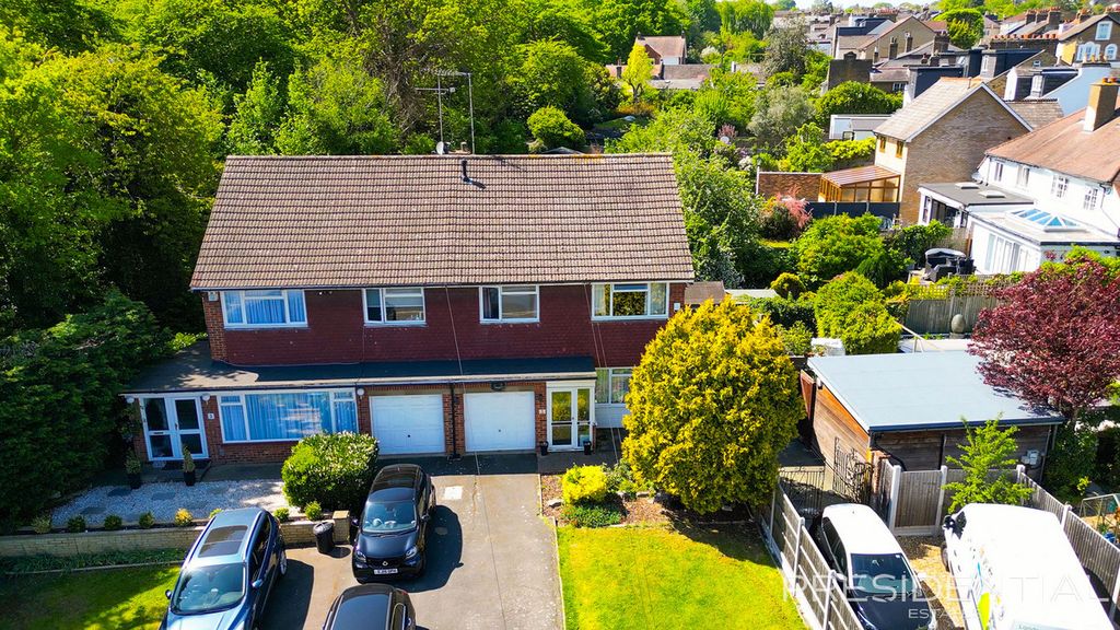 Property photo 1 of 27