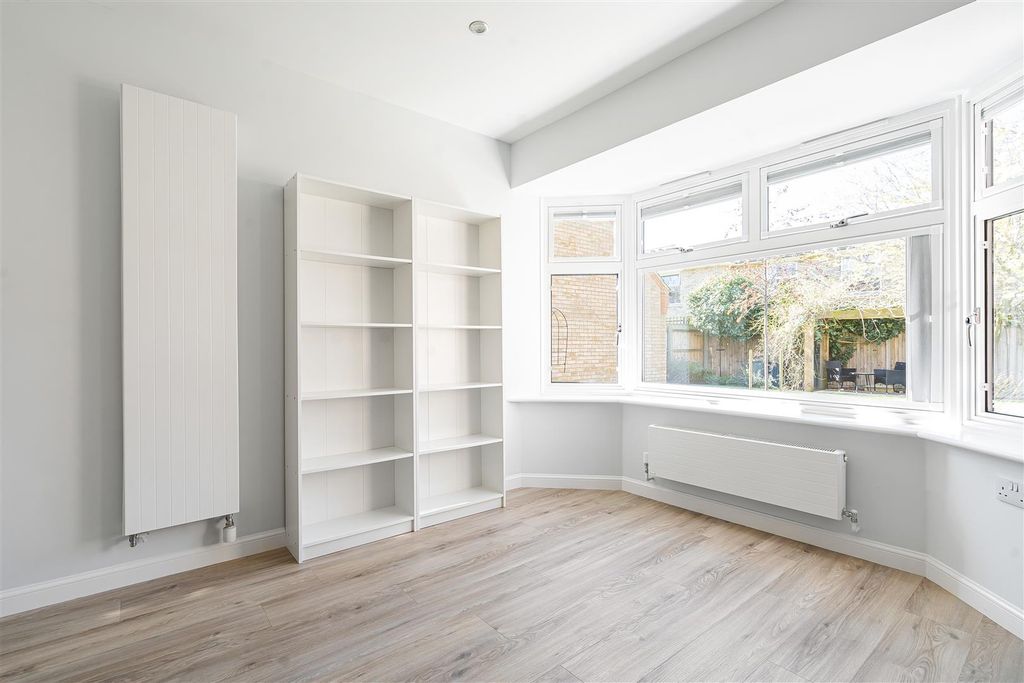 Property photo 3 of 23 Dining Room