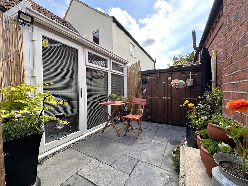 Property photo 3 of 18 Low-Maintenance Courtyard 874