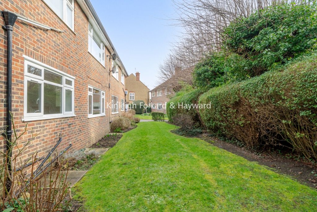 Property photo 3 of 8 35402Abf-36Da-475B-B
