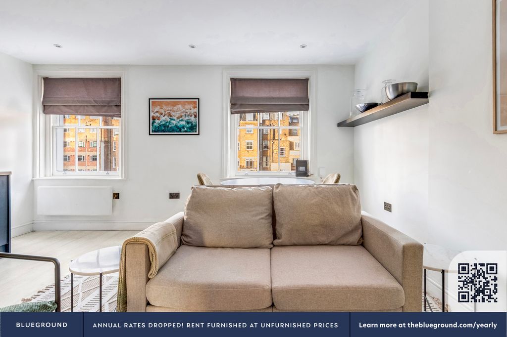 Property photo 3 of 20 Living Room