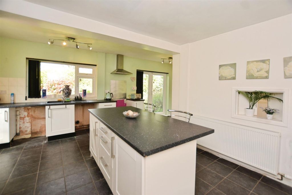 Property photo 2 of 26 Kitchen