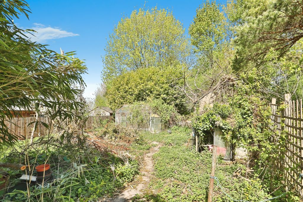 Property photo 3 of 18