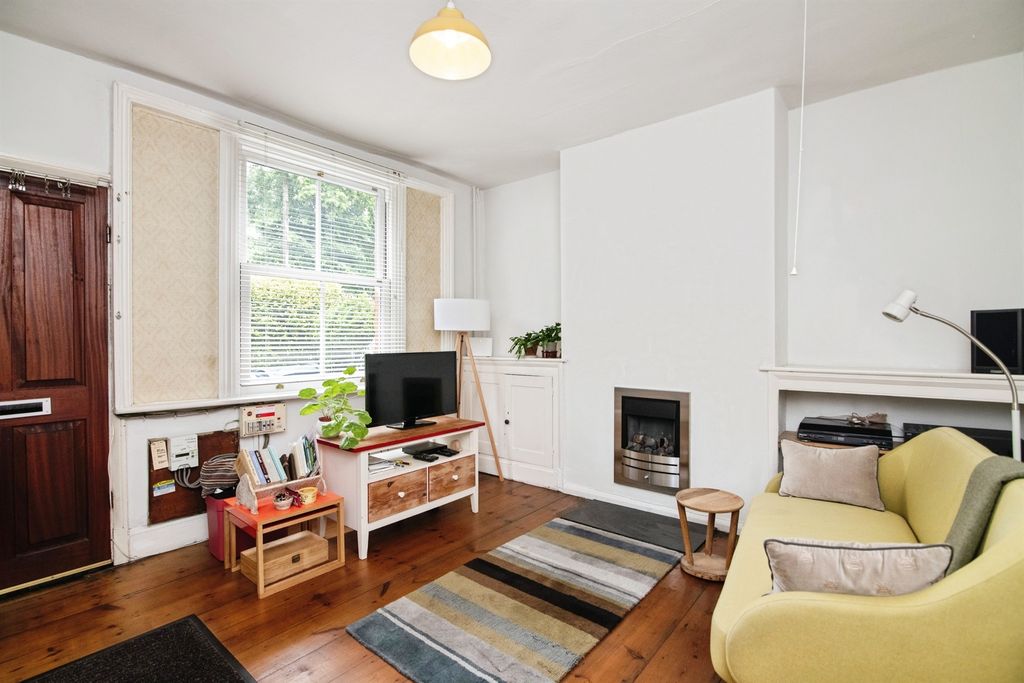 Property photo 2 of 16