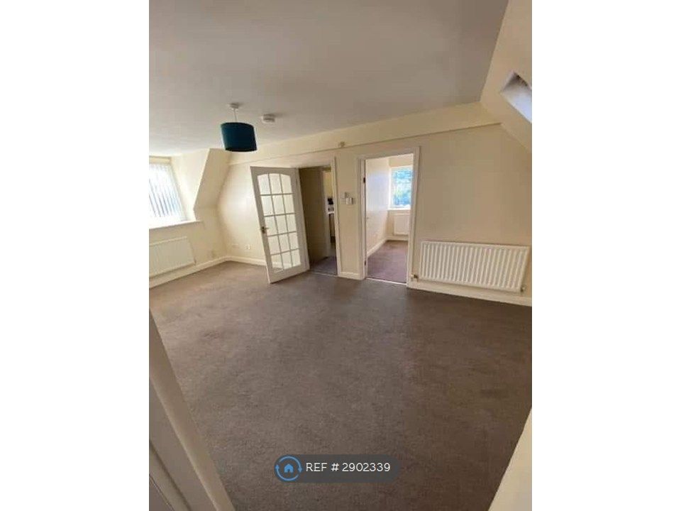 Property photo 1 of 5 Living Room