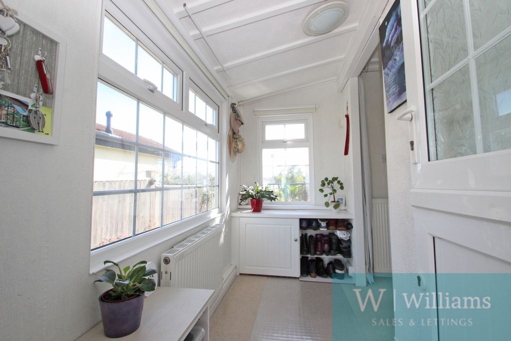 Property photo 2 of 11 1