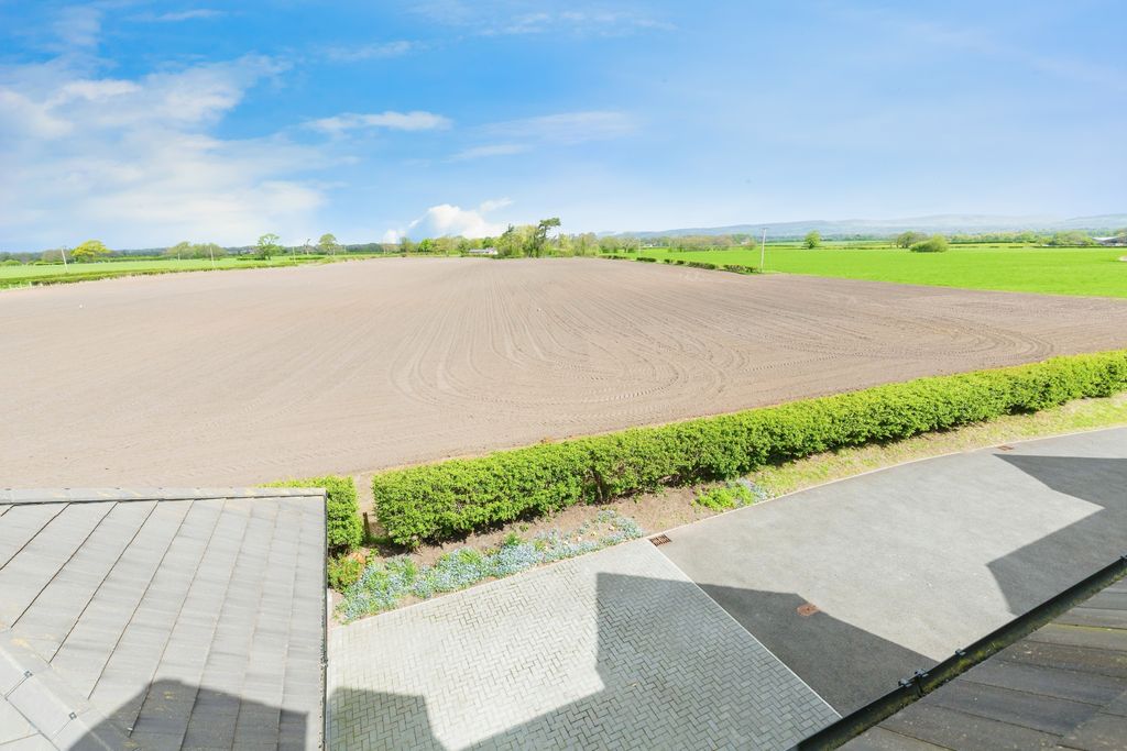 Property photo 2 of 21 Open Views