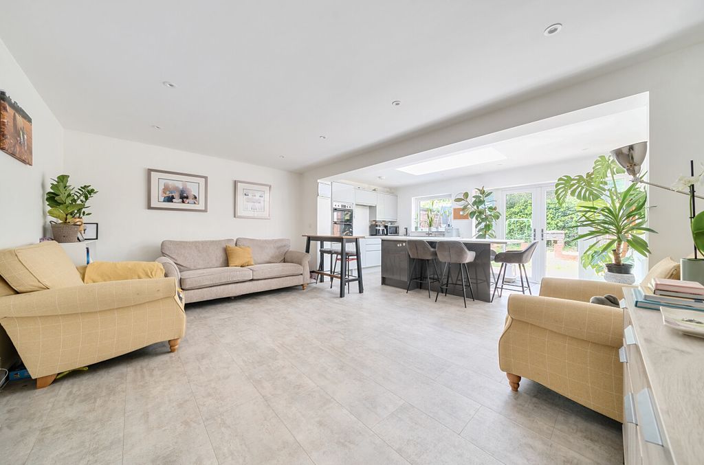 Property photo 2 of 11 1-681Ca2E79087E-1...