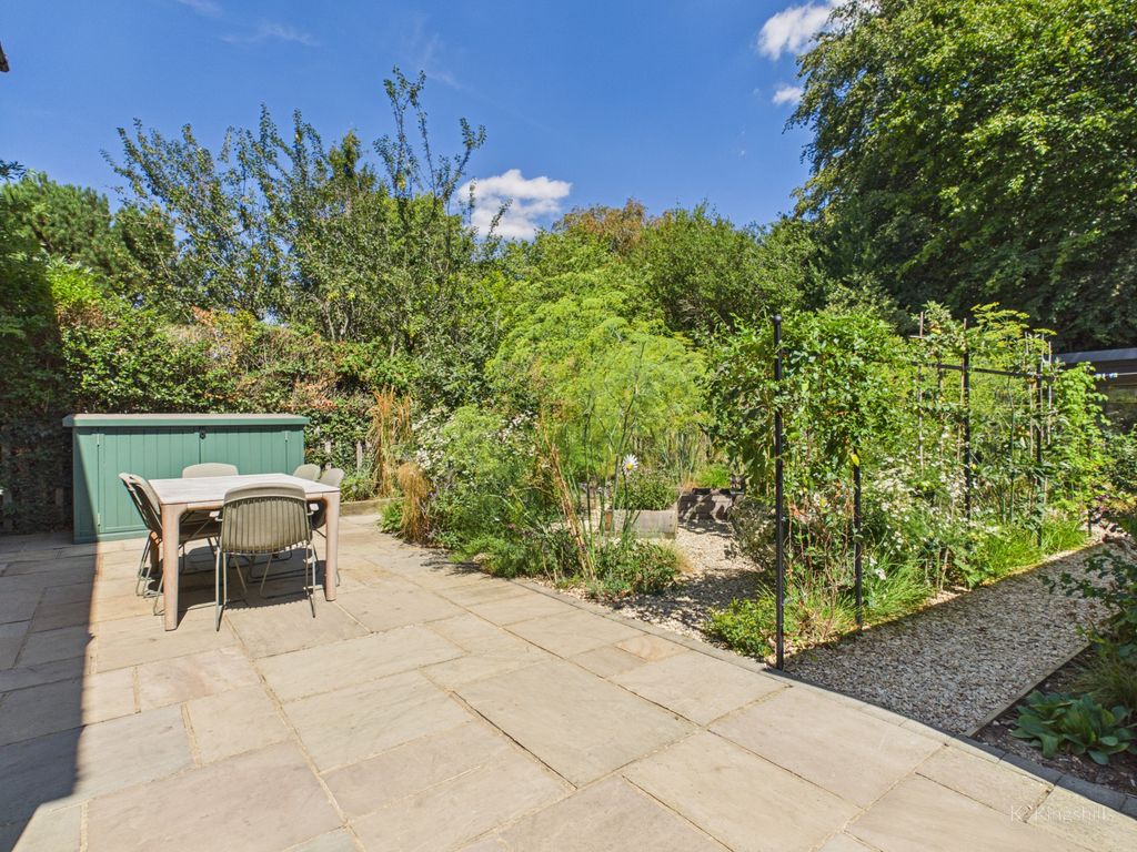 Property photo 3 of 20 Garden