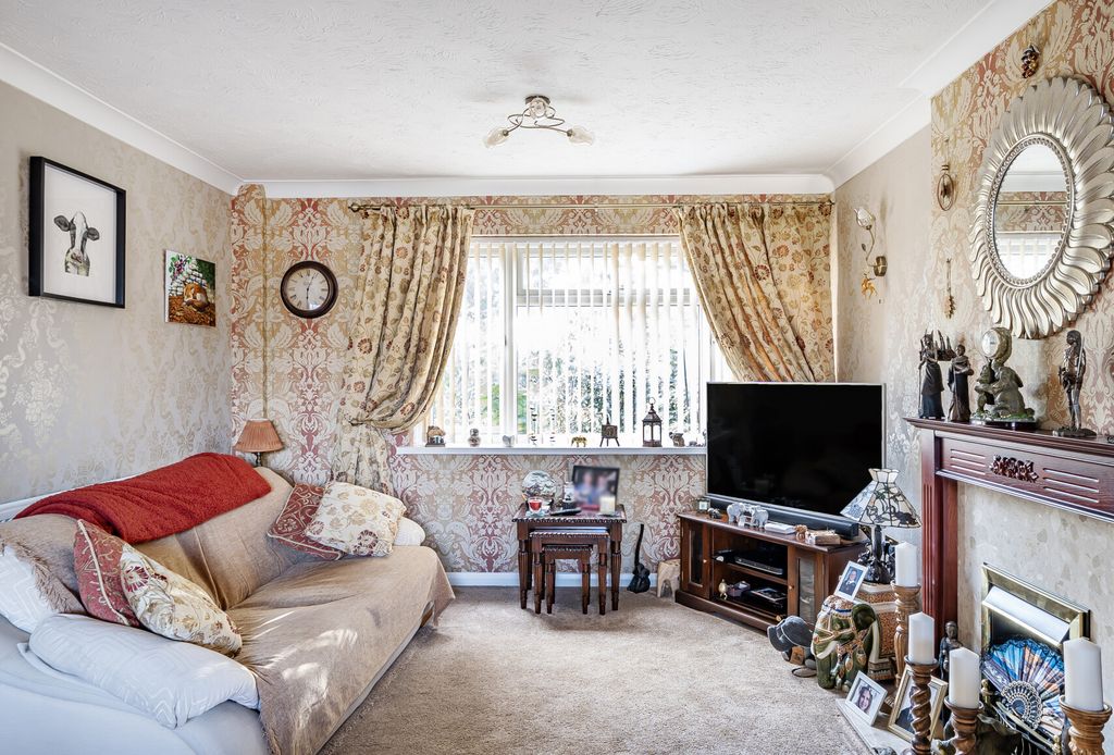 Property photo 2 of 14 1347712-2-68B5E0d...