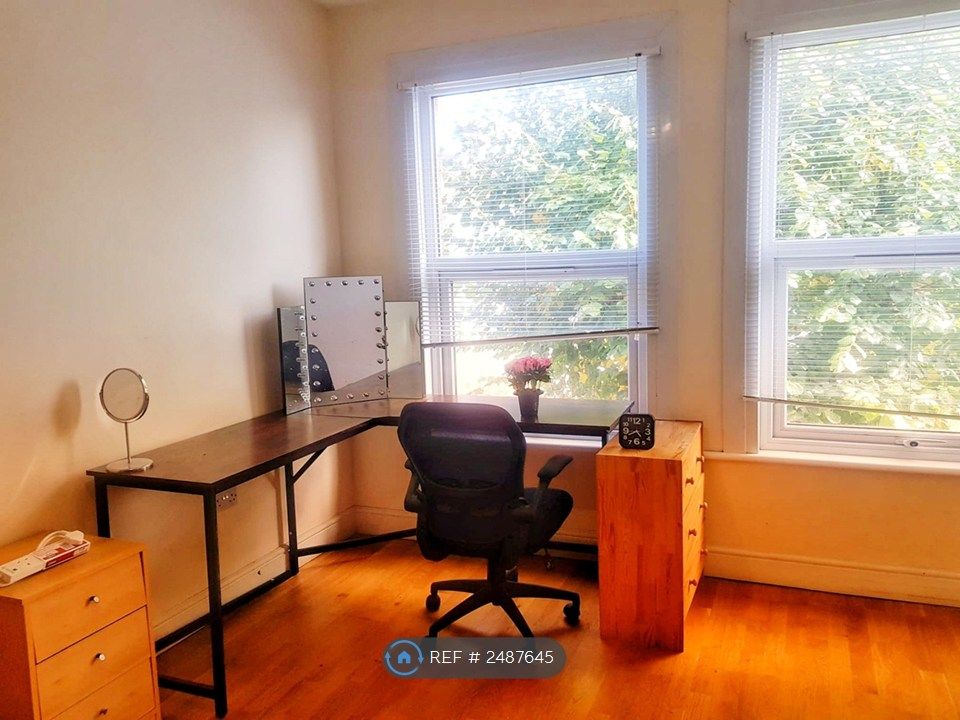 Property photo 2 of 11