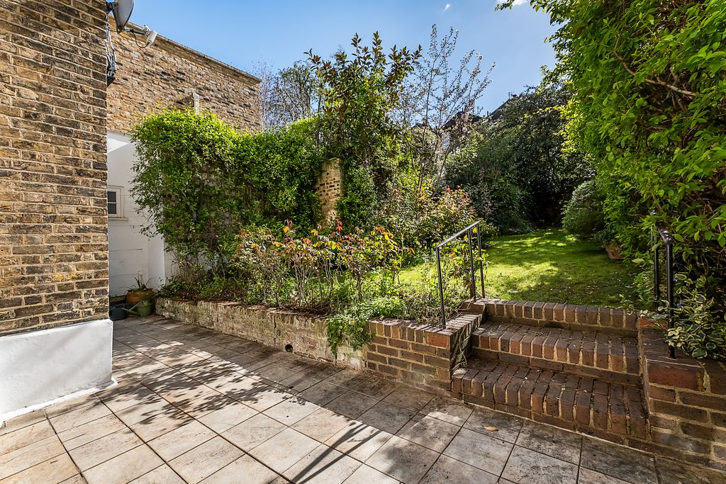 Property photo 2 of 42