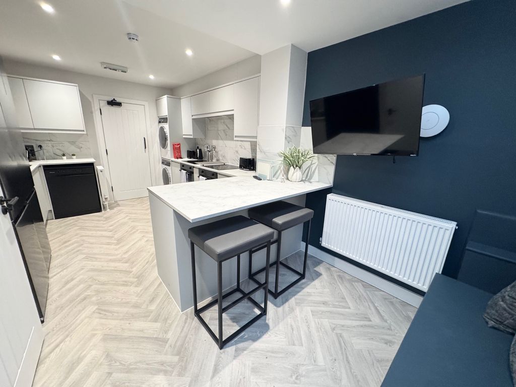 Property photo 3 of 14 Image