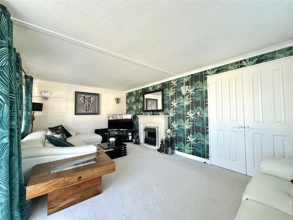 Property photo 2 of 15 Picture No. 17