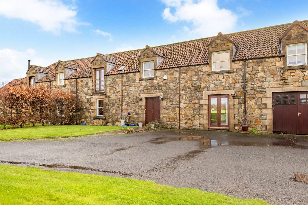 Property photo 2 of 27