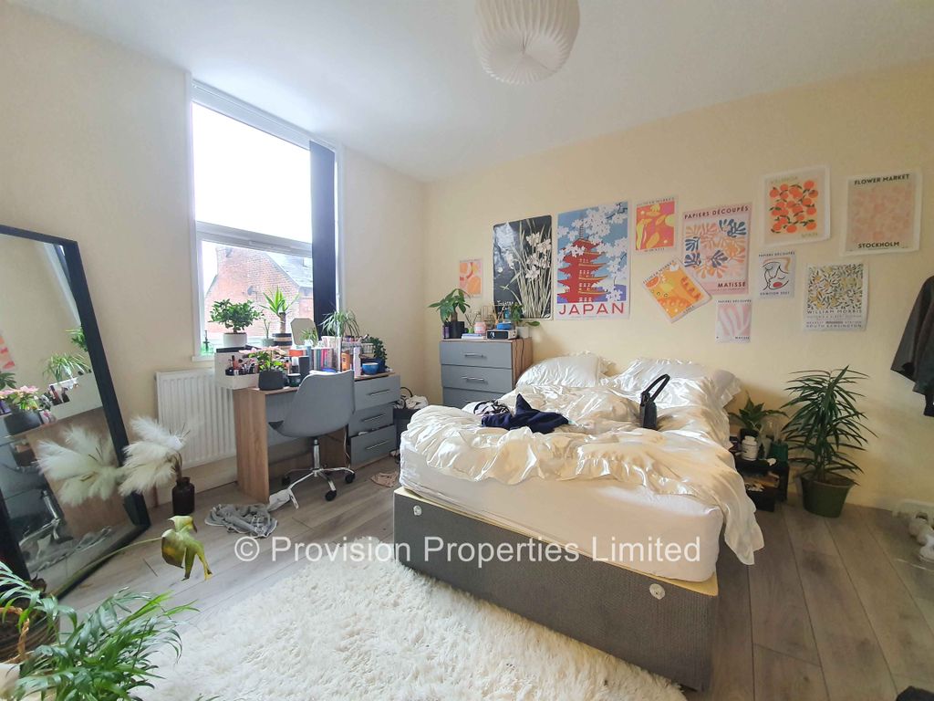 Property photo 2 of 16 Photo