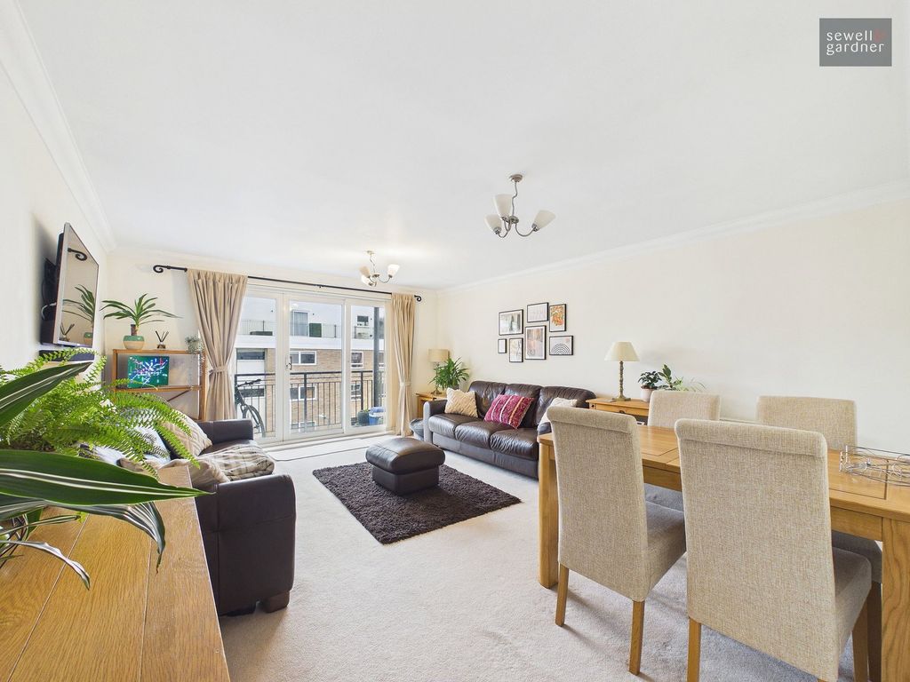 Property photo 2 of 12