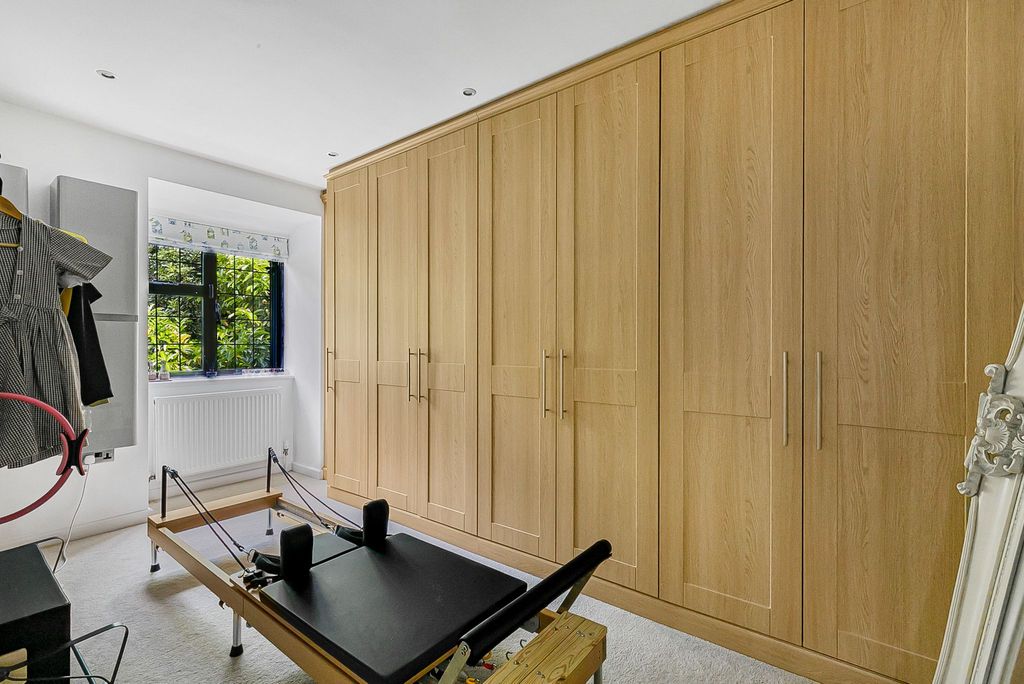 Additional image 20 of 5 bed detached house for saleKentish Lane, Brookmans Park, Hatfield AL9