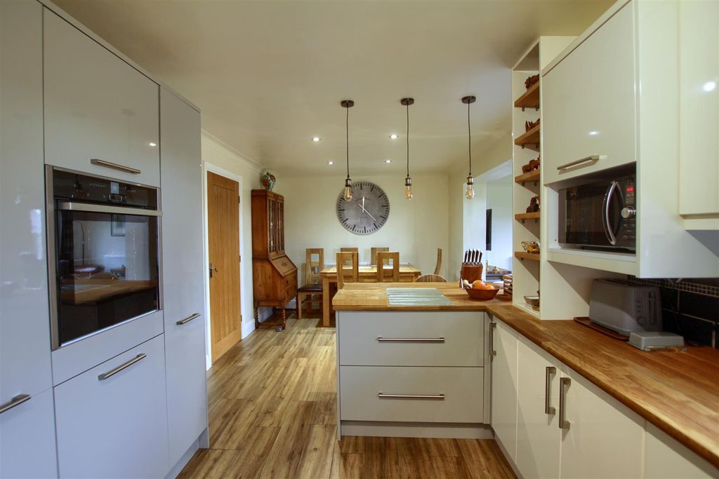 Property photo 3 of 20 Bk6.Jpg