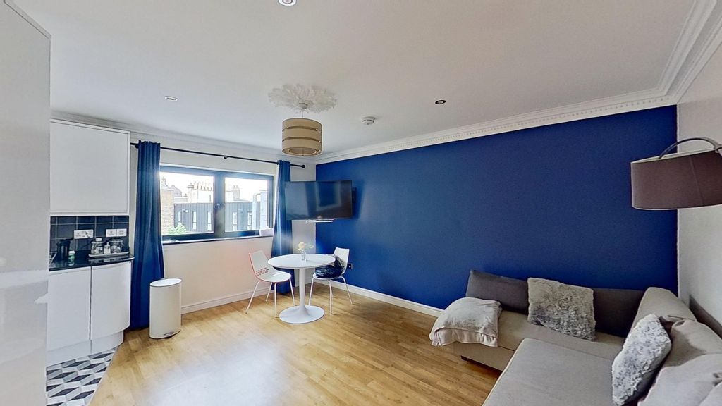 Property photo 2 of 16 Picture No. 05