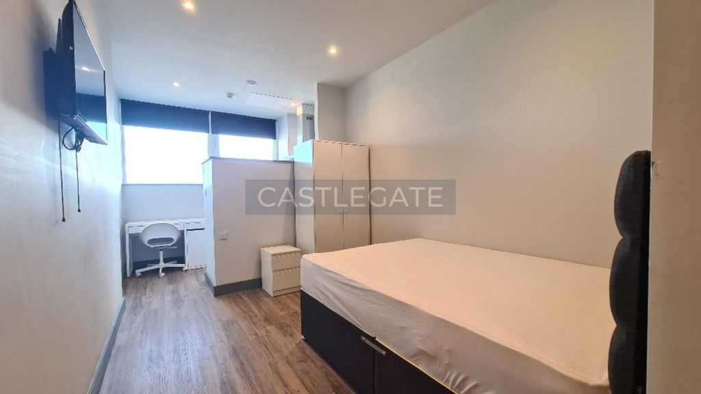 Property photo 1 of 9 Room 40, Renaissance Works, 105 New Street, Huddersfield, HD1 2As