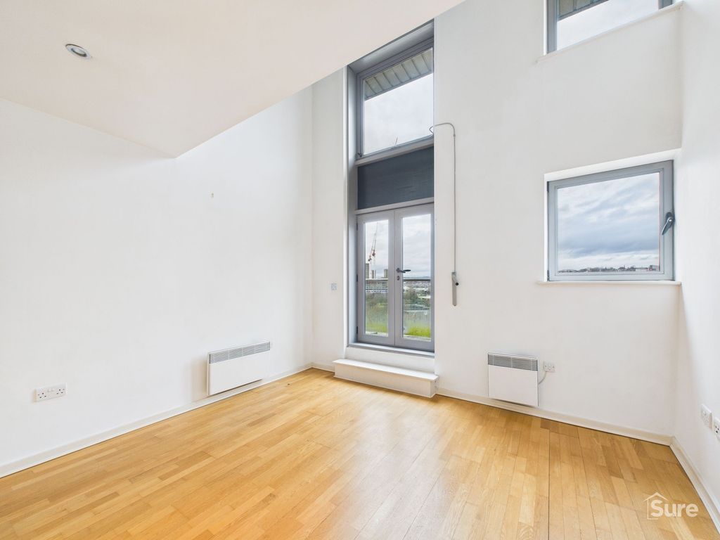 Property photo 3 of 23