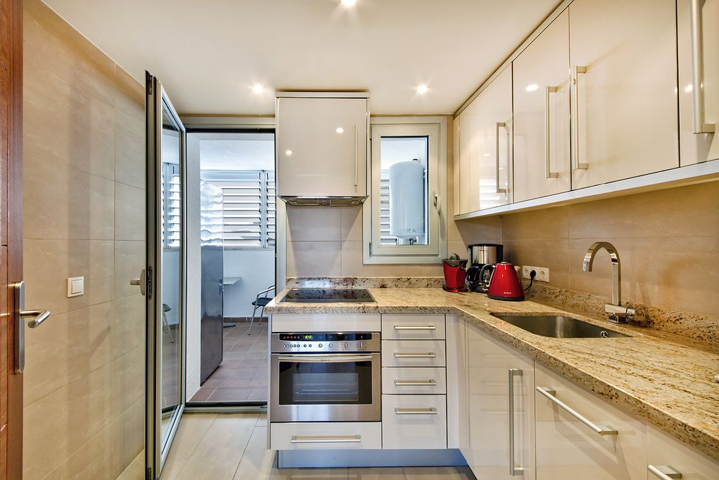 Property photo 3 of 10 Apartamento 1 La Mola Cocina 1.Jpg