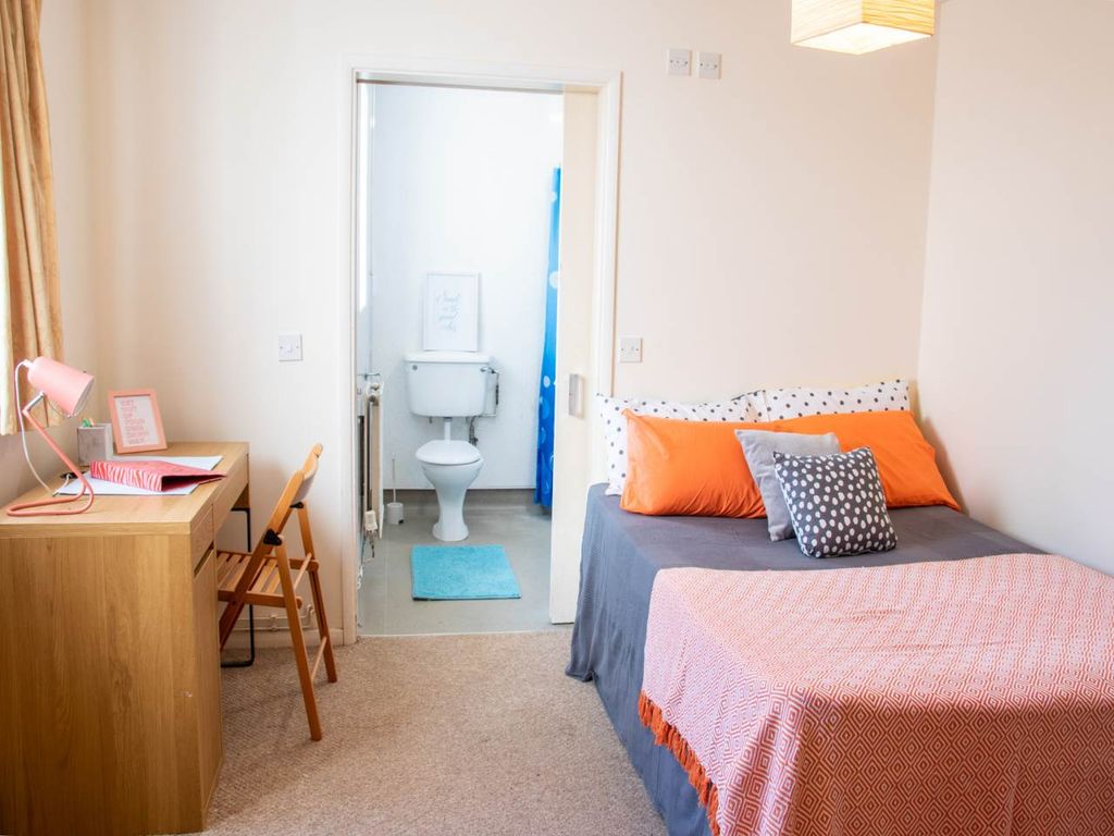 Property photo 1 of 11 49_Dr_Canterbury_Student_Accommodation-11