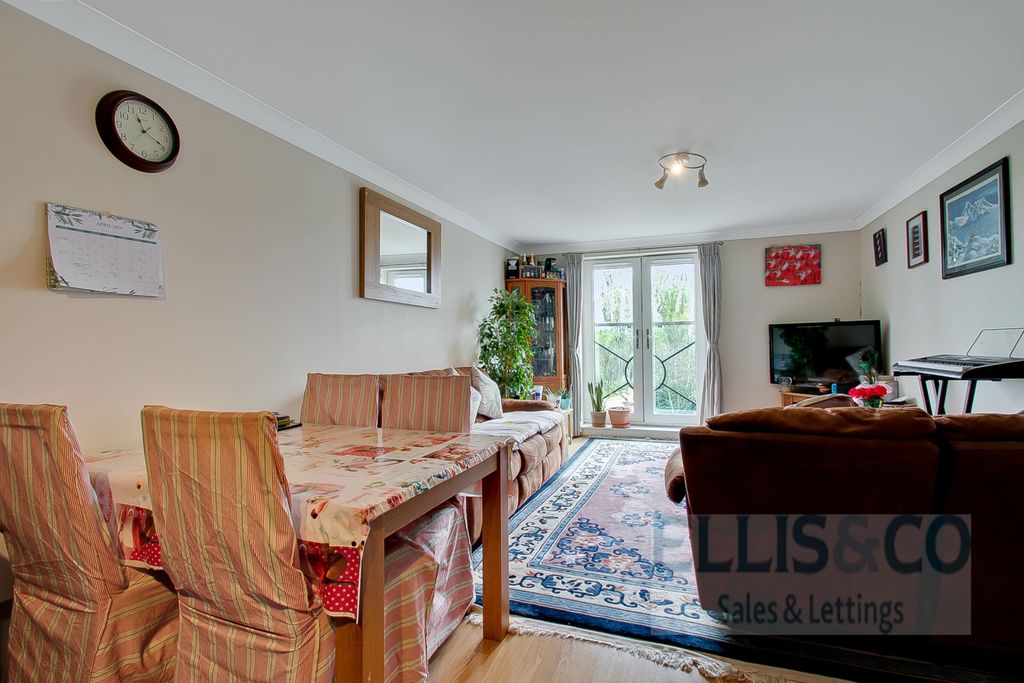 Property photo 3 of 13 Picture No. 05