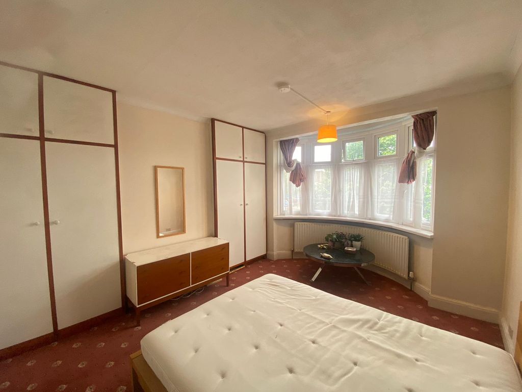Property photo 3 of 4