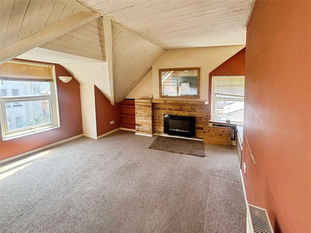 Property photo 3 of 8 Picture No. 04