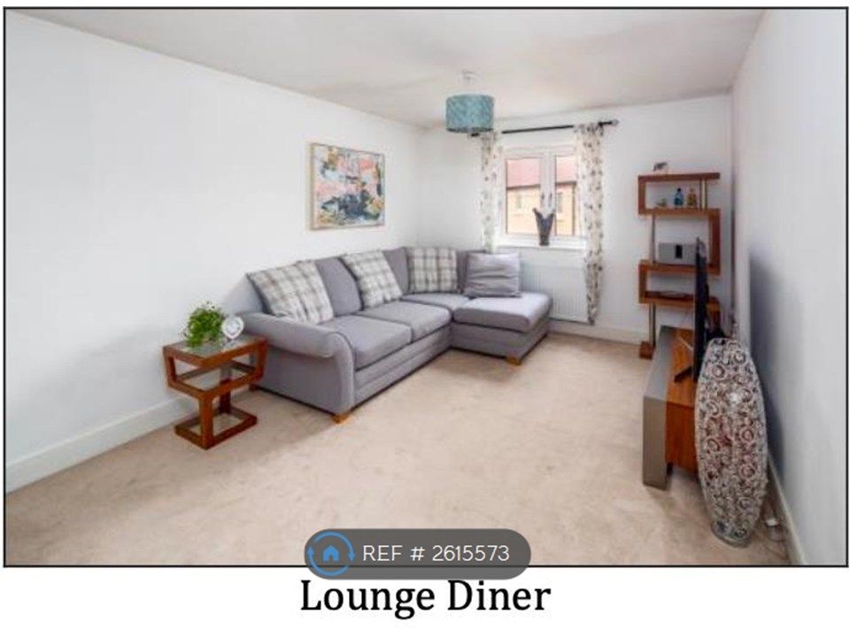 Property photo 1 of 10 Lounge