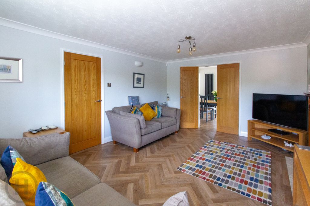 Property photo 2 of 35 Picture No. 07