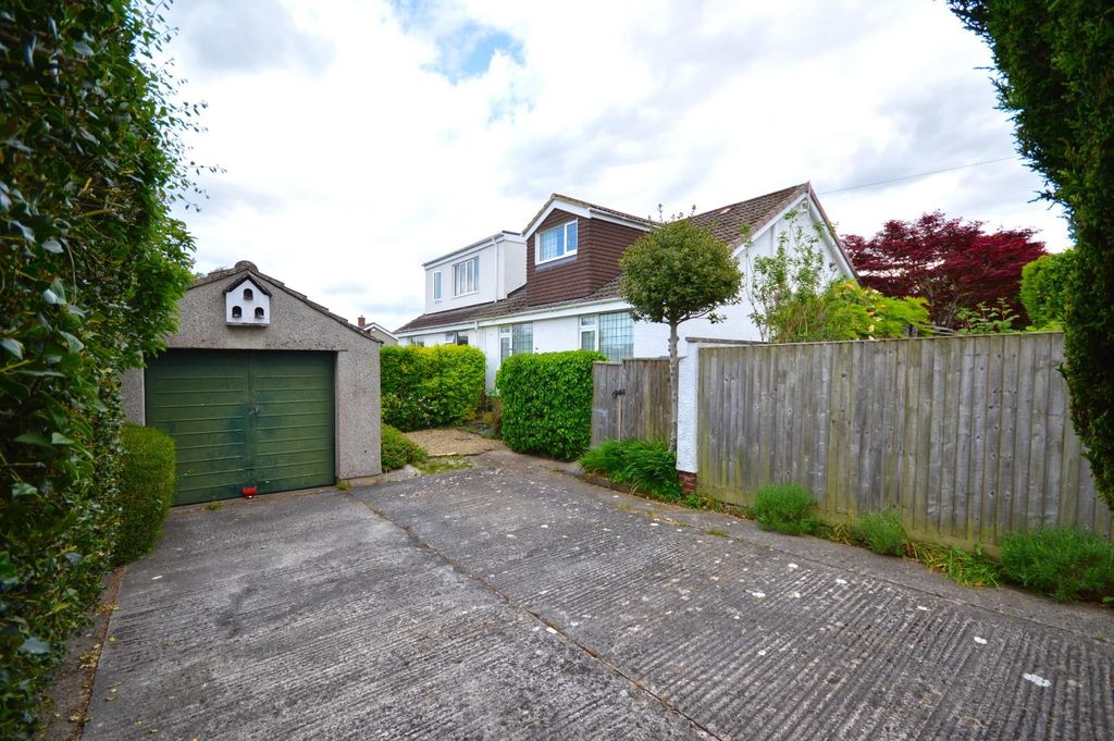 Property photo 1 of 18 Outside