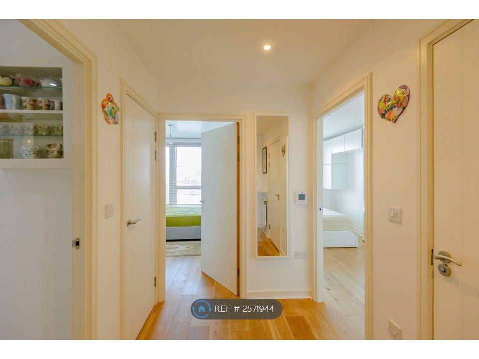 Property photo 2 of 10 Entrance