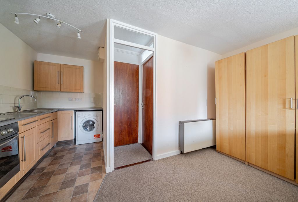 Property photo 3 of 18 1418200-10-69A16A...