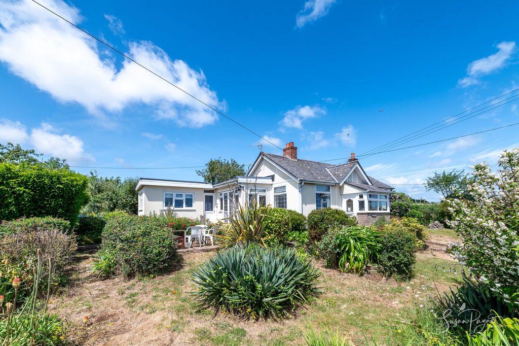 Property photo 1 of 44