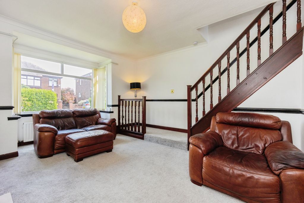 Property photo 1 of 15 Lounge