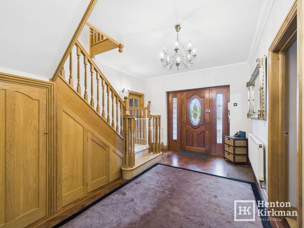 Property photo 3 of 31