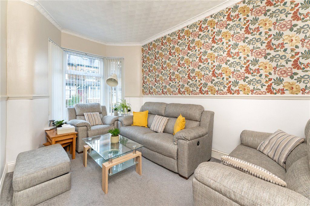 Property photo 2 of 20 Lounge