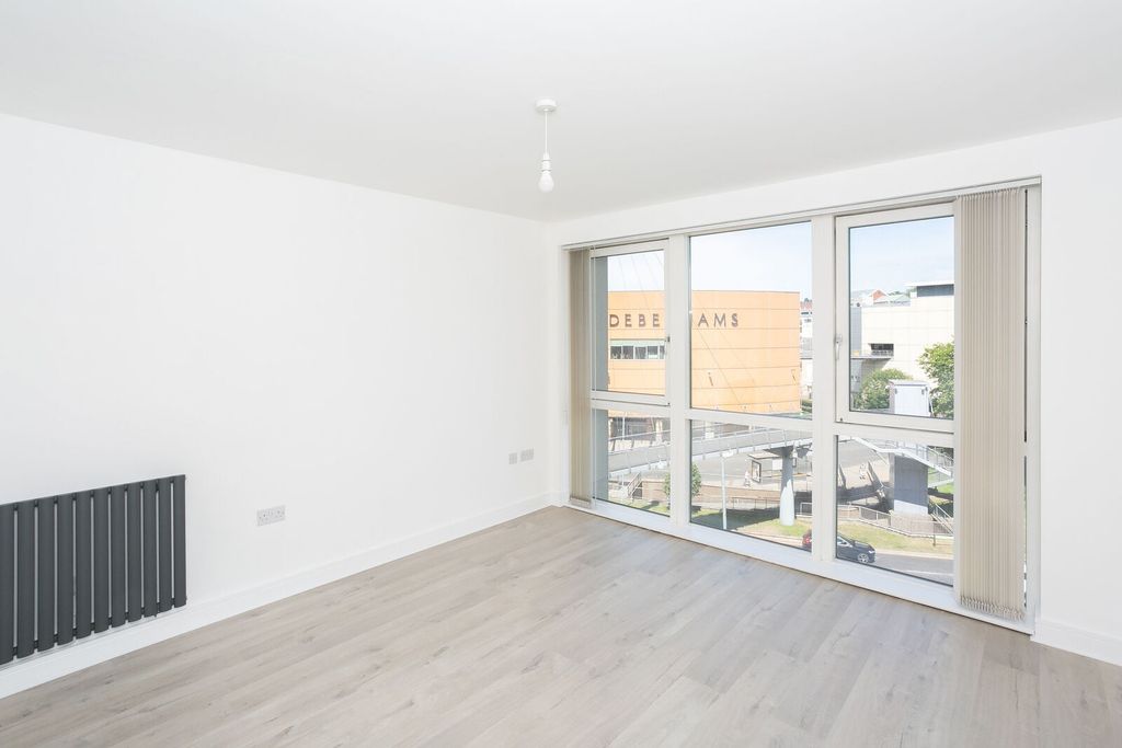 Property photo 2 of 12