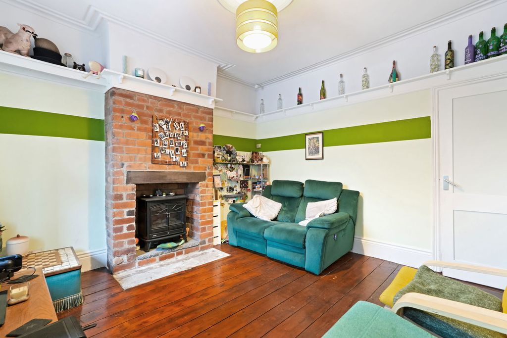 Property photo 3 of 20