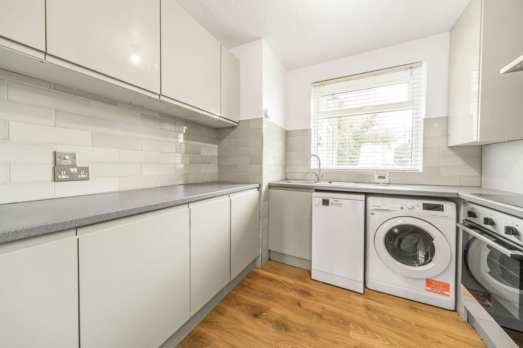 Property photo 2 of 10 Picture No. 04